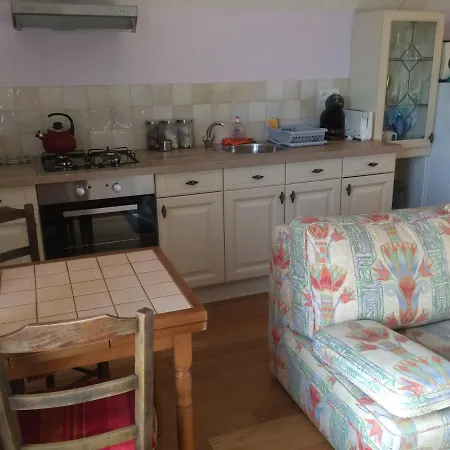 Couette-café Les Petits Chenes 3*
